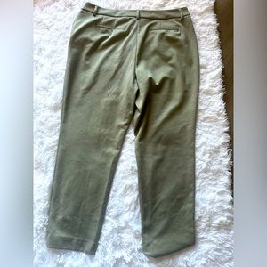 Simply Vera Dress Pants (women’s size 18)